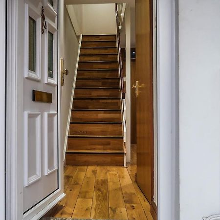 Cozy Double Room - Only Room Лондон Экстерьер фото