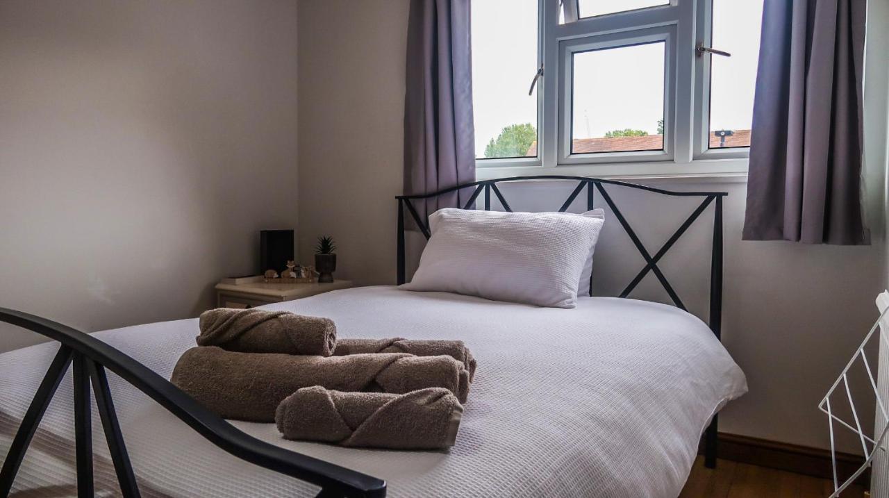 Cozy Double Room - Only Room Лондон Экстерьер фото